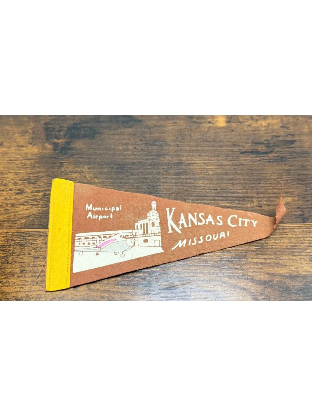 Vintage Kansas Cty, Missouri mini pennant 9 inches